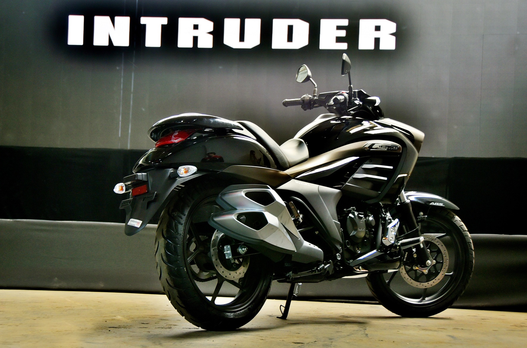 Suzuki Intruder 150 en Chile, look poderoso con motor económico